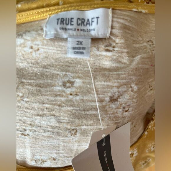 True CRAFT
Plus Size Long Balloon Sleeve Printed Tiered
Knit Top, size 2X - Picture 8 of 11